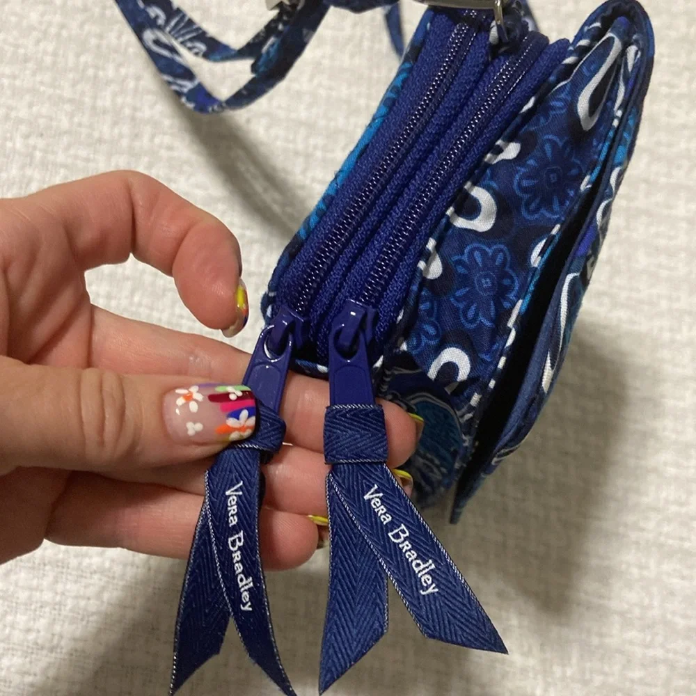 Like new Vera Bradley floral 3-in-1 Crossbody